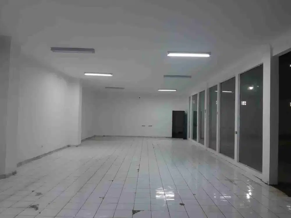 Di jual gudang tengah kota