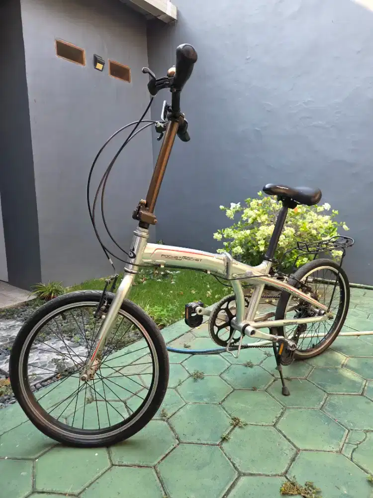 Sepeda lipat pocket rocket silver