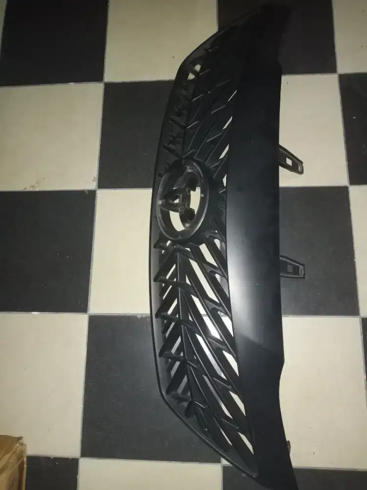 Grill fortuner vnt turbo model lexus