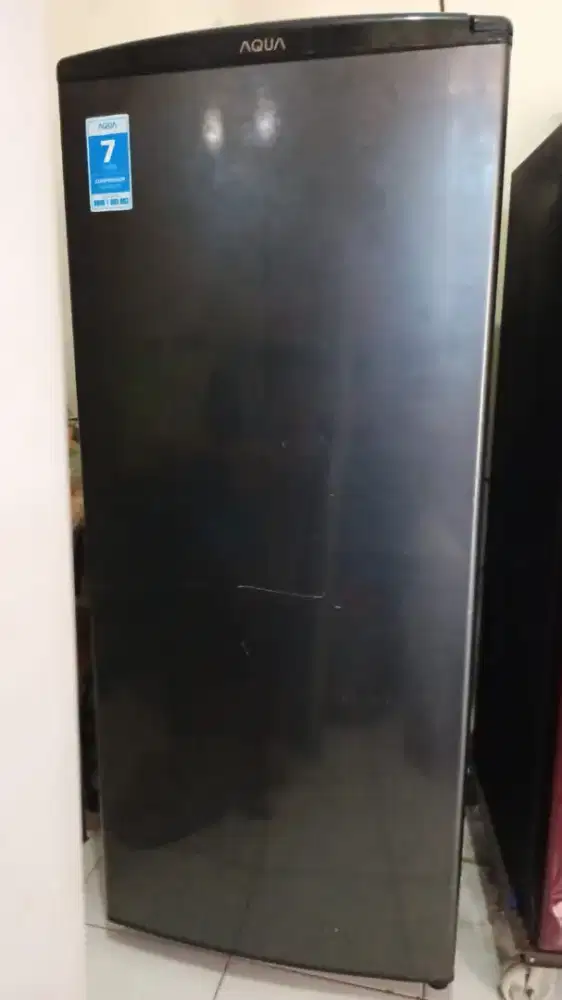 Di jual Kulkas Frezer Aqua