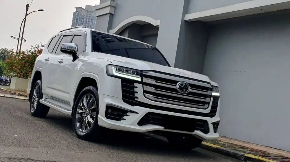[ GARANSI 5TH ] Toyota Land Cruiser LC 300 VXR VX-R Diesel 2023/2024