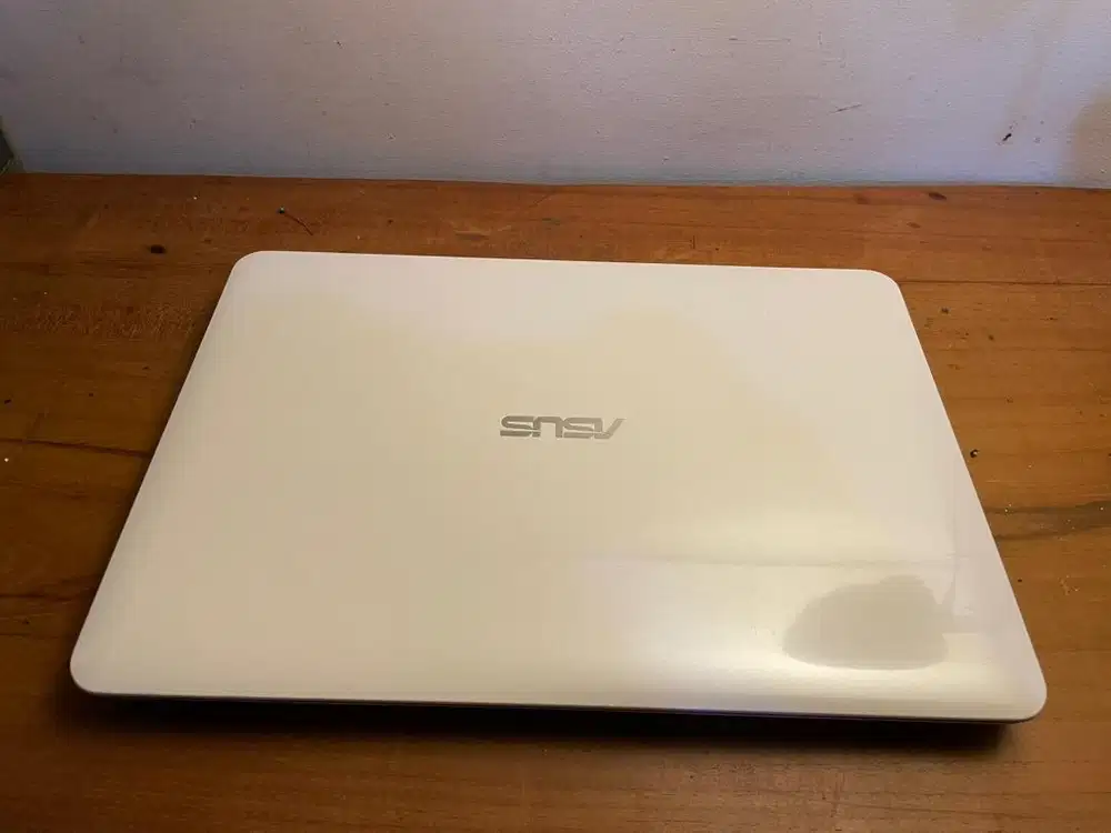Asus Core i5 5200U.  Ssd256 Nvidia