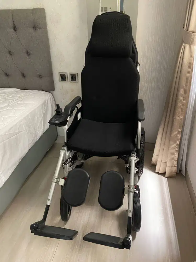 Jual Kursi Roda Elektrik Like New Nego