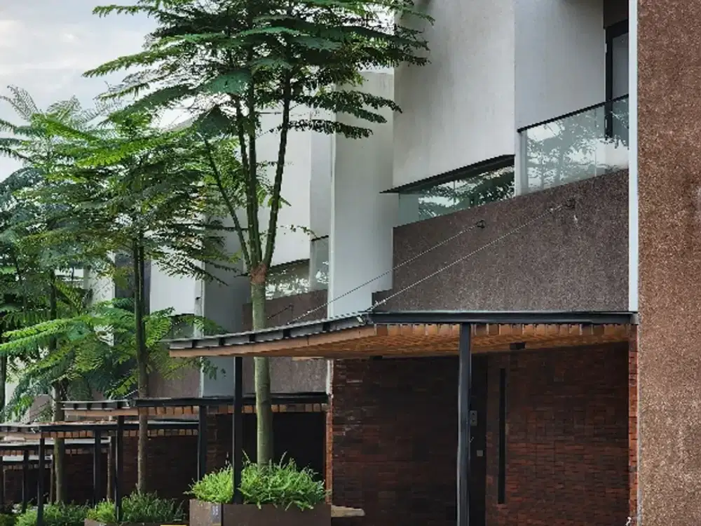 Kombinasi Estetika & Kenyamanan! Rumah 2 Lantai Industrial yang Ideal