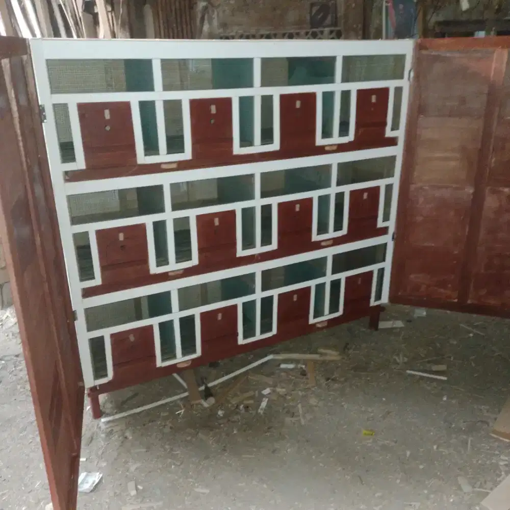 12 pintu 40x40 persegi
