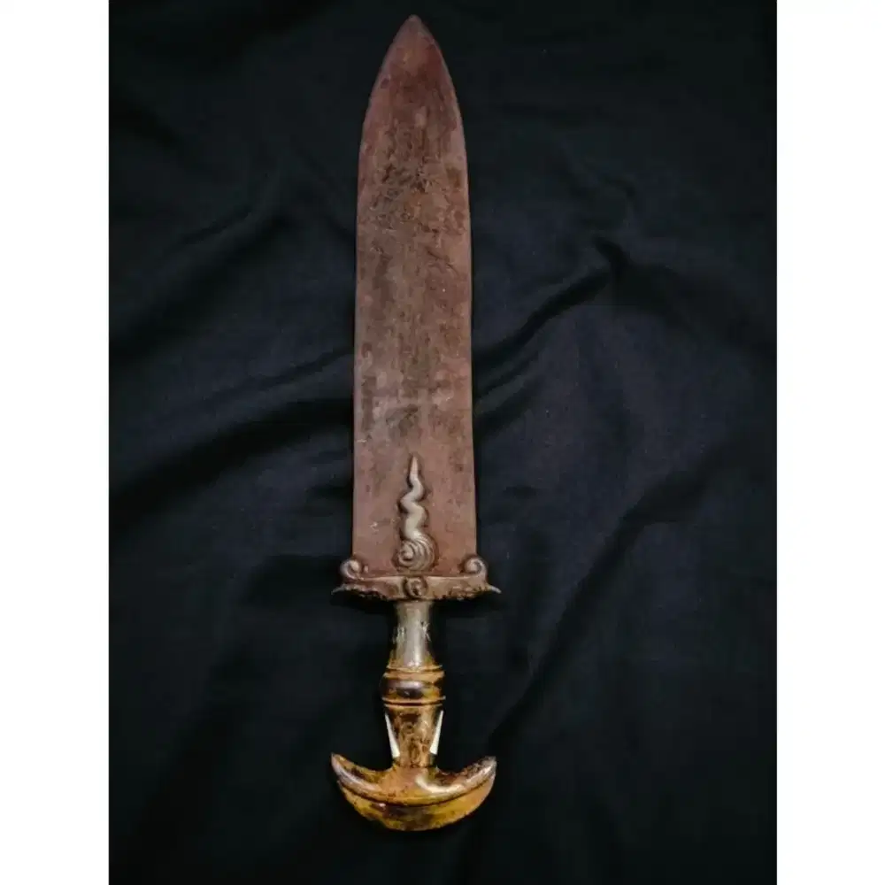 Kadga Perunggu Temuan Kuno Lawas