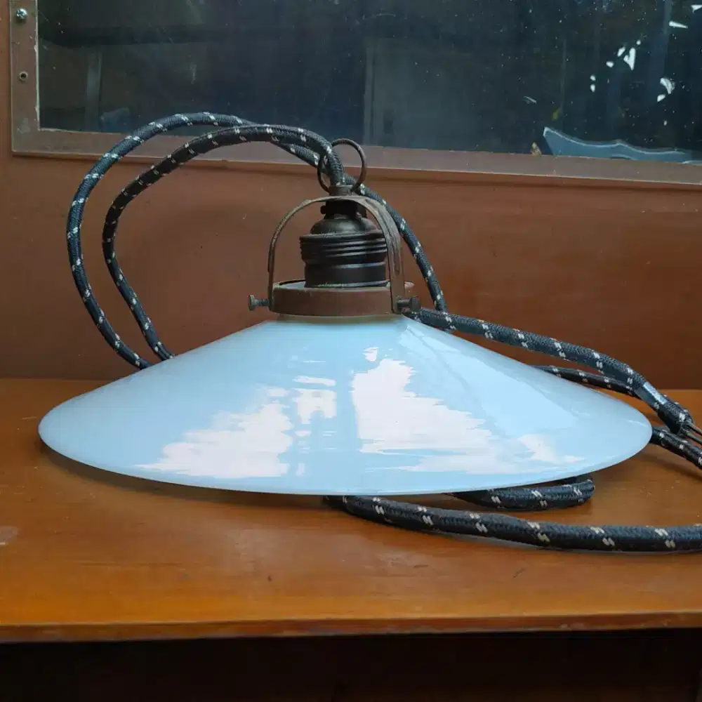 Kap lampu porselin ceper lengkap fitting kuningan jadul antik