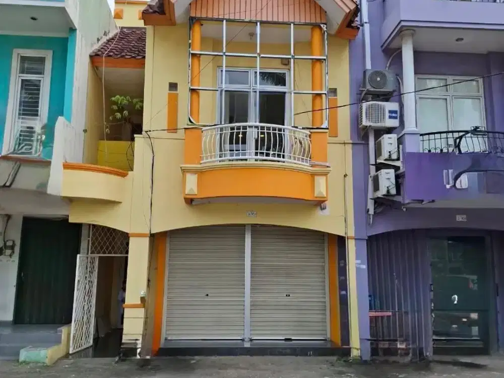 DIJUAL RUKO BESAR  3 LANTAI AKSES JALAN UTAMA HARGA MURAH DI TAMAN SURYA 3