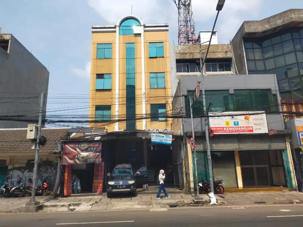 Disewakan Ruko (Lantai 1 Saja) @ Jl Gunung Sahari Raya. Lantai Atas Sudah Ada Kost 20 Kamar