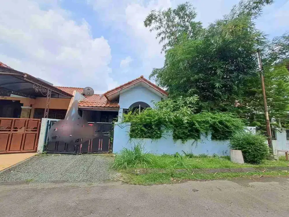 Rumah Rapi siap huni. Bebas banjir. Aman.