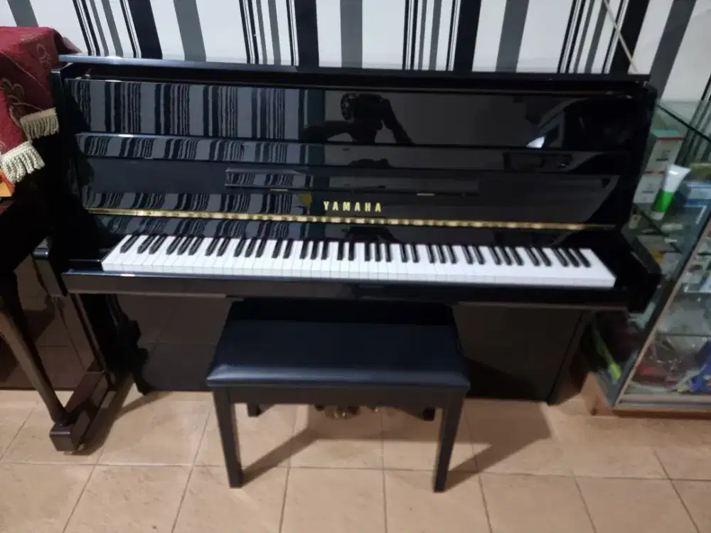 Piano yamaha ju109pe