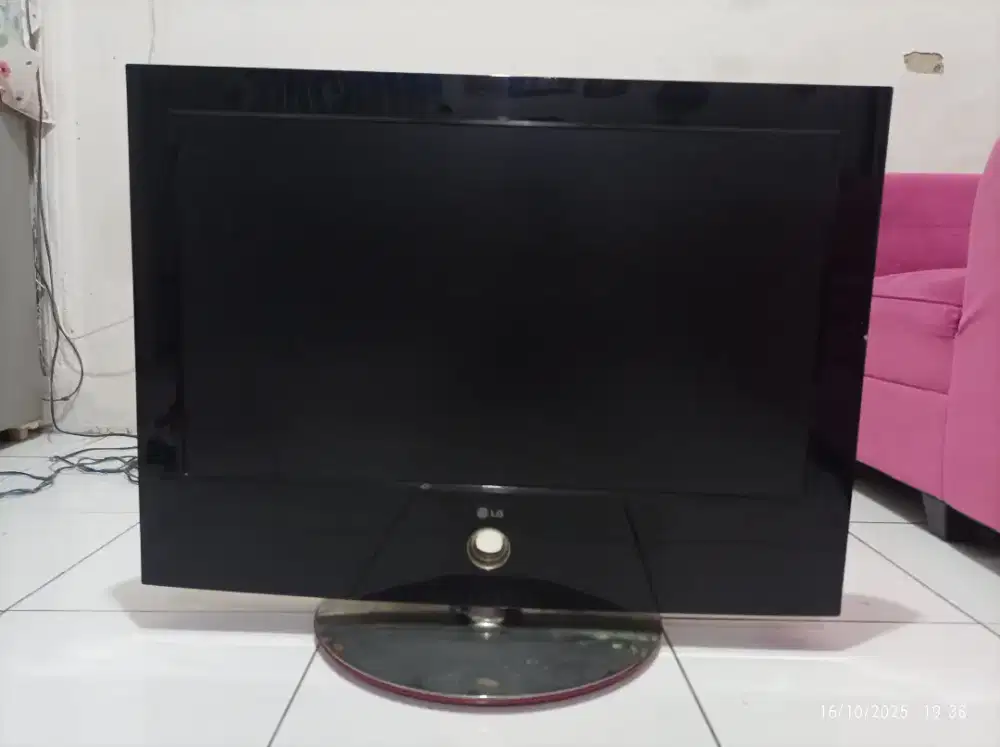 Tv LG 32inch model 32LG60UR - TA