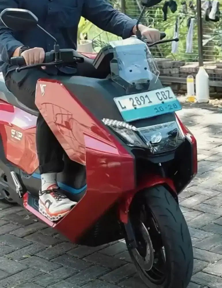 Motor listrik savart S1 P insignia warna merah