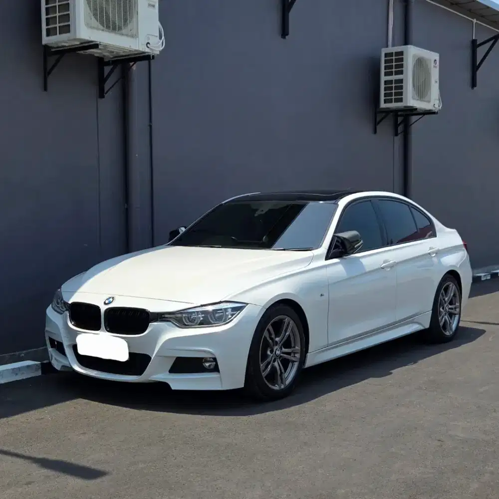 BMW F30 330i 2016/2017 WHITE/PUTIH ON RED SUNROOF