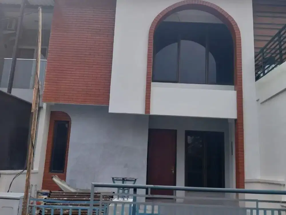 Dijual Rumnah Taman Puspa Raya Strategis Siap Huni