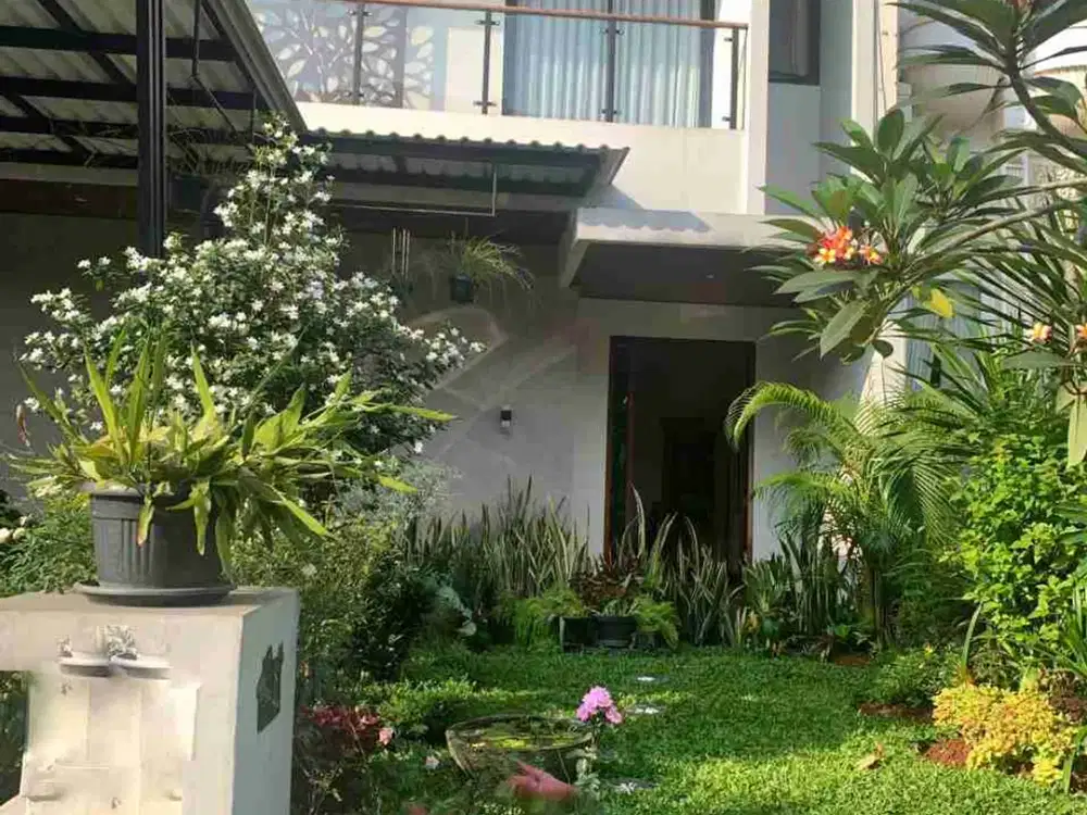 Di jual cepat rumah siap huni lokasi  sangat bagus dan daerah mandiri lengkap segala nya