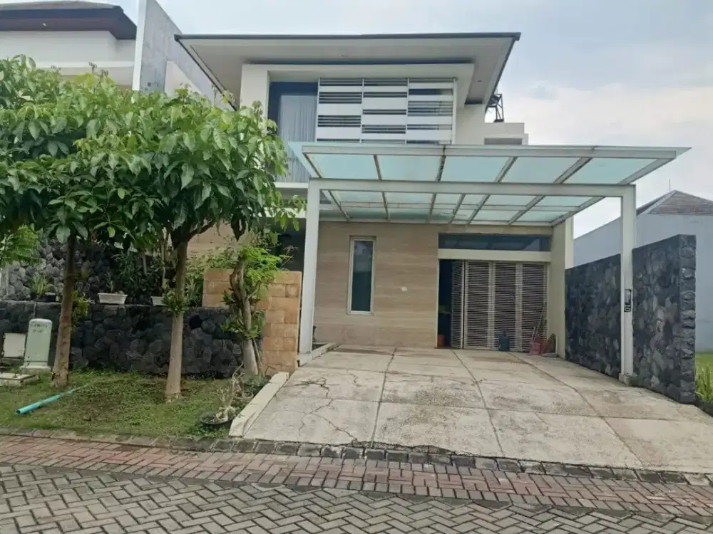 Dijual Rumah Hitung Tanah Lokasi Strategis Pakuwon IndahCluster Lisbon