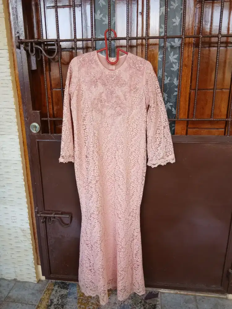 Drees berukat untk pesta