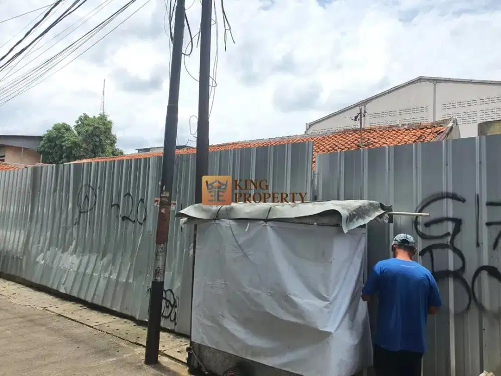 Lahan Luas Potensial! 807m² Pinggir Jalan Utama Meruya, Siap Bangun Usaha