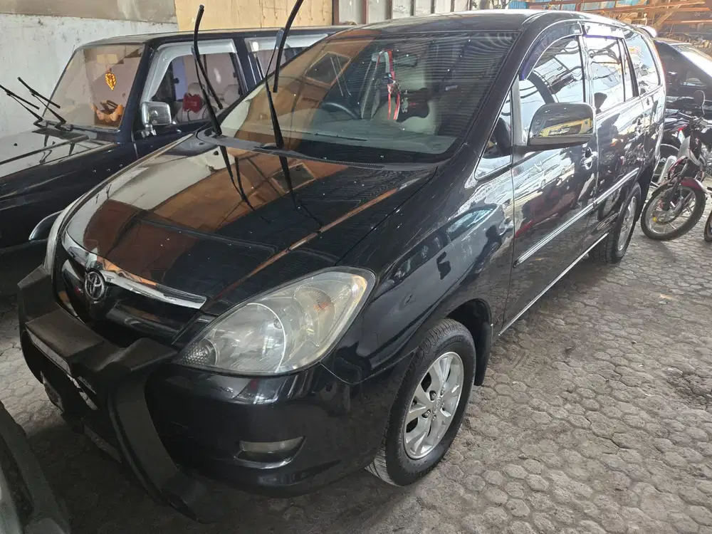 Toyota Kijang Innova 2004 Bensin