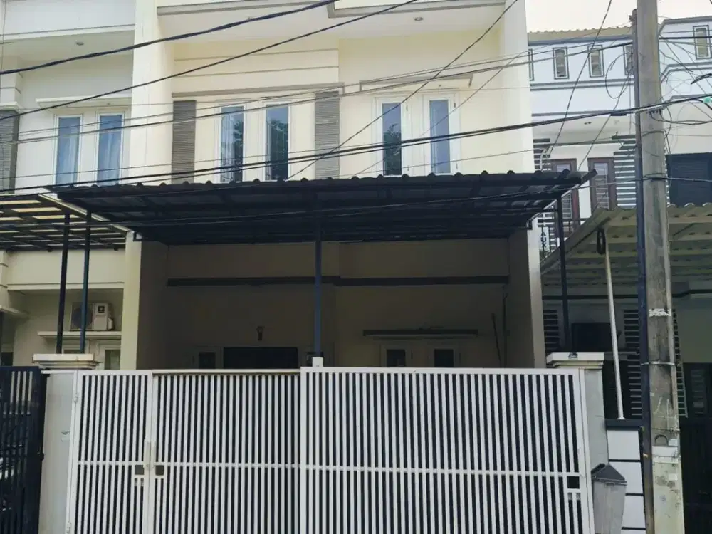 Dijual Rumah di Sunter Lokasi Bagus di Depan Lapangan Basket