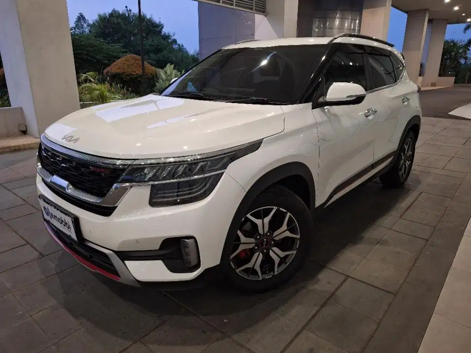 Pajak Panjang -  Kia Seltos 1.4 GT Line Bensin AT 2021 Putih HN