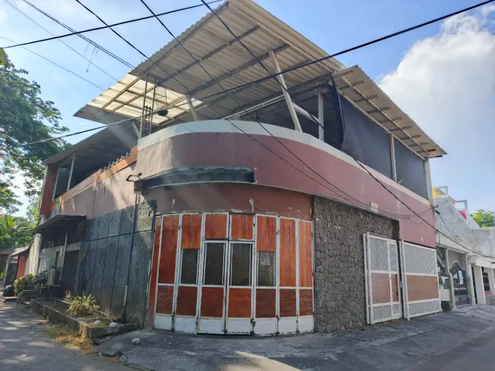 Rumah Pojok Istimewa, Hoek, Murah, Full Furnished, Nego