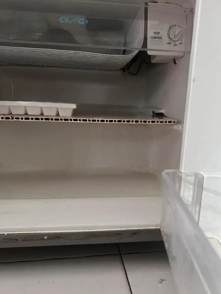 Jual kulkas mini, di jamin dingin.