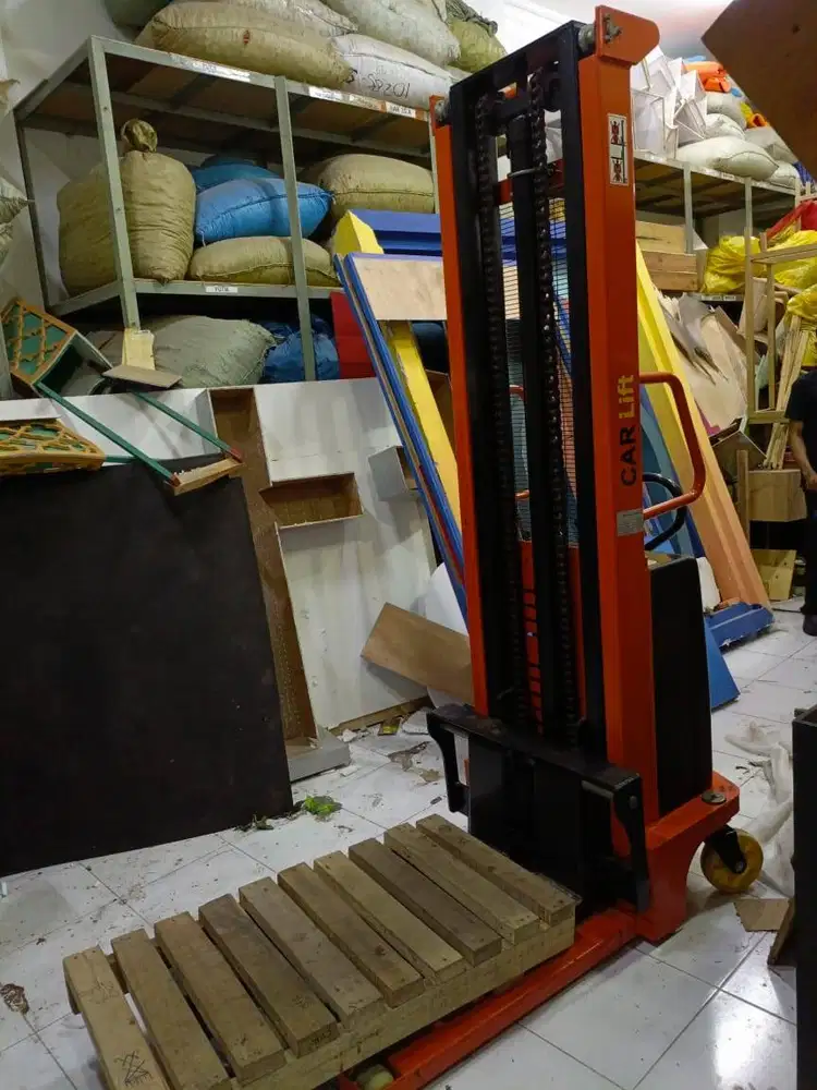 Semi Electric Stacker