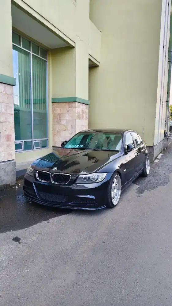 BMW E90 320i Lci 2010