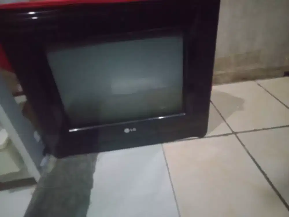 Tv flat 17 in masih ok