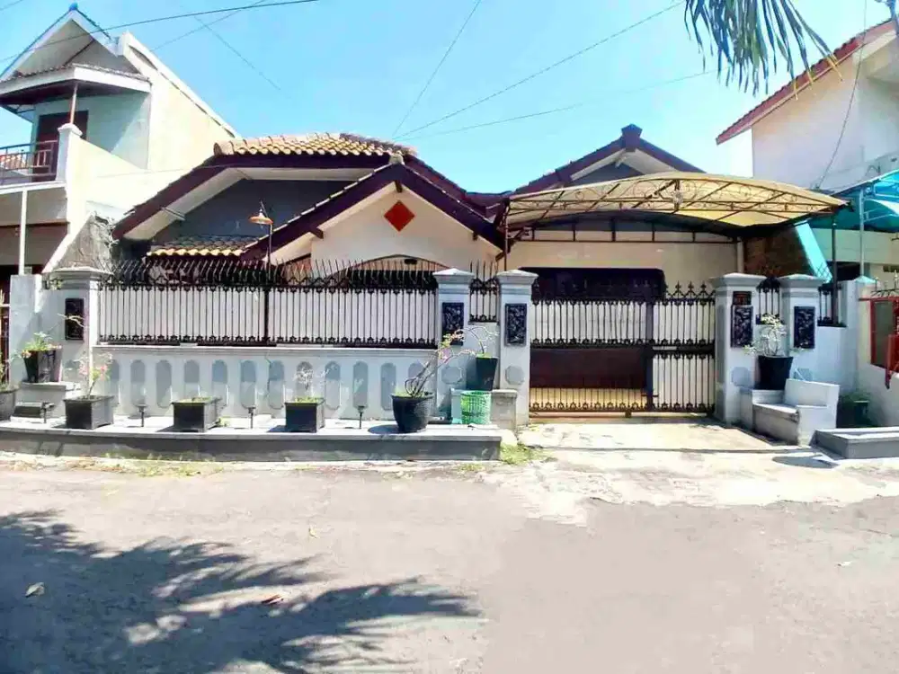 Rumah Bagus Terawat di Cluster Fajar Indah Baturan dekat Manahan Solo