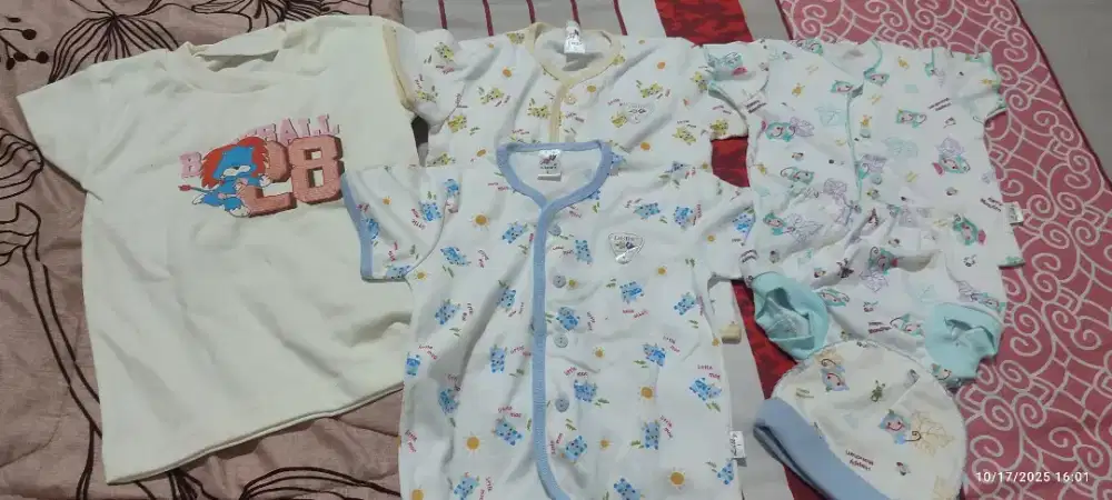 Bundle baju bayi Libby ex kado