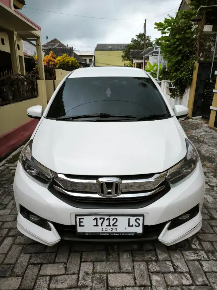 Honda Mobilio E CVT 2019 putih