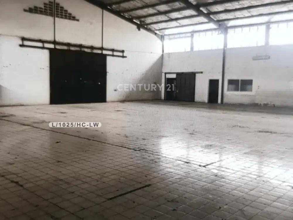 Pabrik Luas Akses Kontainer Dan Strategis Di Cibolerang Bandung