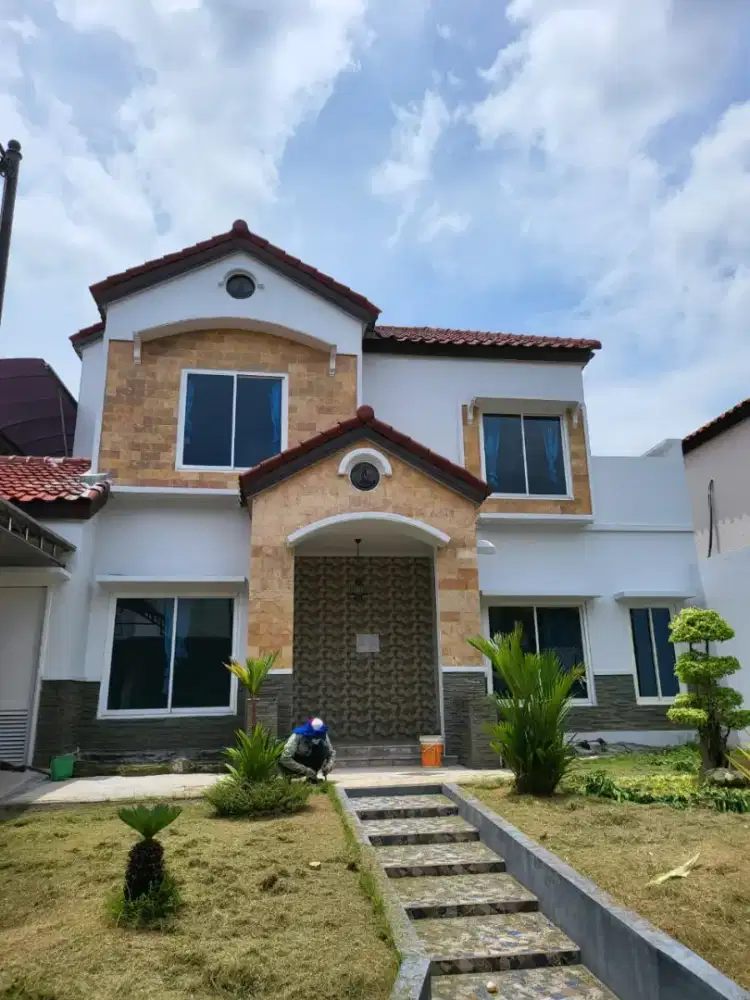 Disewakan rumah citraland crystal golf