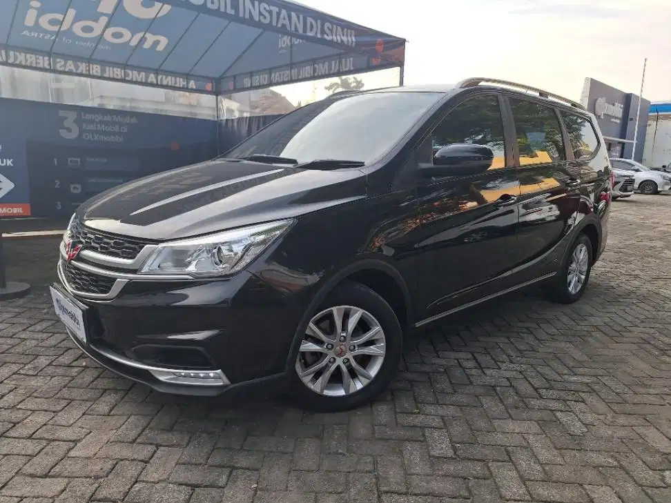 Wuling Cortez  1.5S T Lux+ Bensin-AT 2021 Hitam
