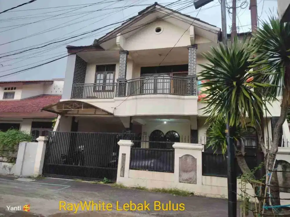 Dijual Cepat Rumah Bagus 2 Lantai Siap Huni di Lebak Bulus Jakarta Selatan.