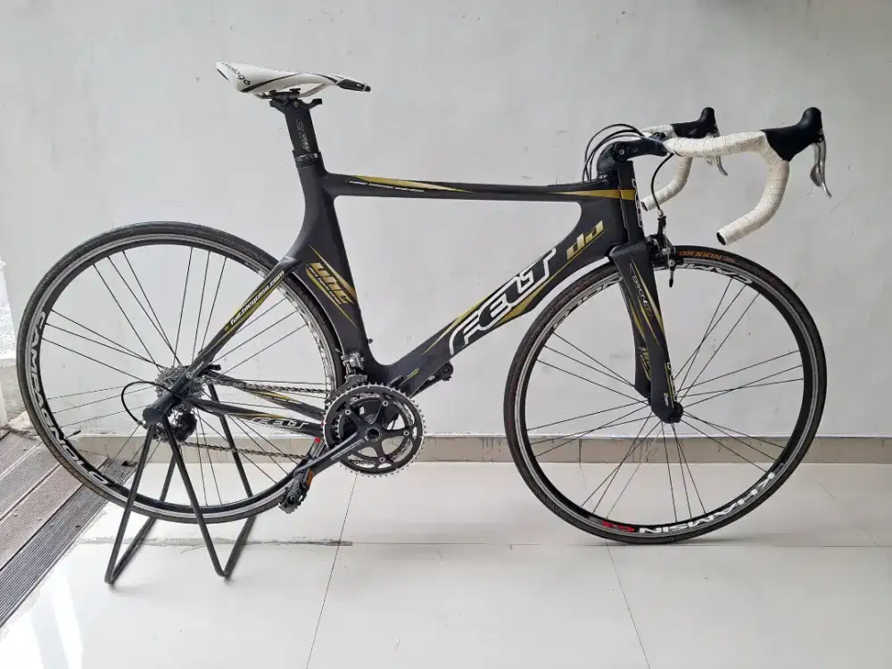 Roadbike FELT Campagnolo