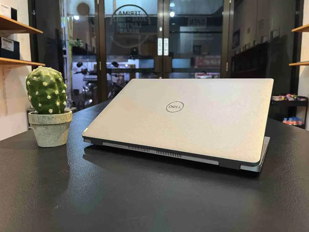 DELL LATITUDE 5420 // INTEL IRIS XE // CORE i5