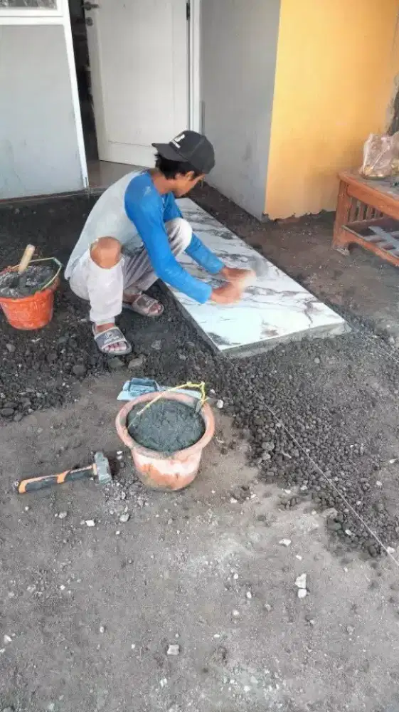 Tukang kramik,renovasi rumah,buat tamam,atap bocor,dinding rembes