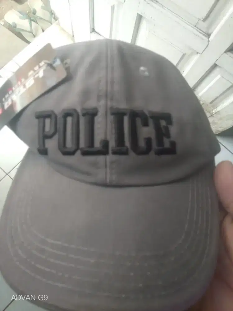 Topi Police cool