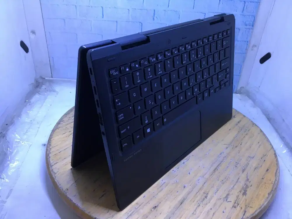 TOSHIBA PORTEGE X30W-J I5 1135G7 256GB SSD 16GB RAM FHD 2IN1 TOUCH BAC