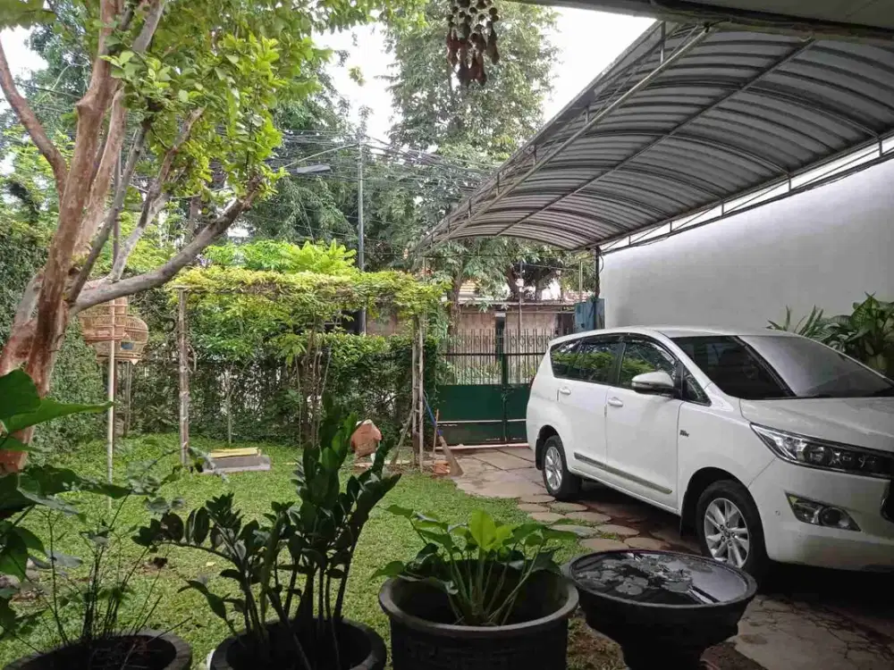Dijual Rumah Terawat di Jalan Bawean Surabaya