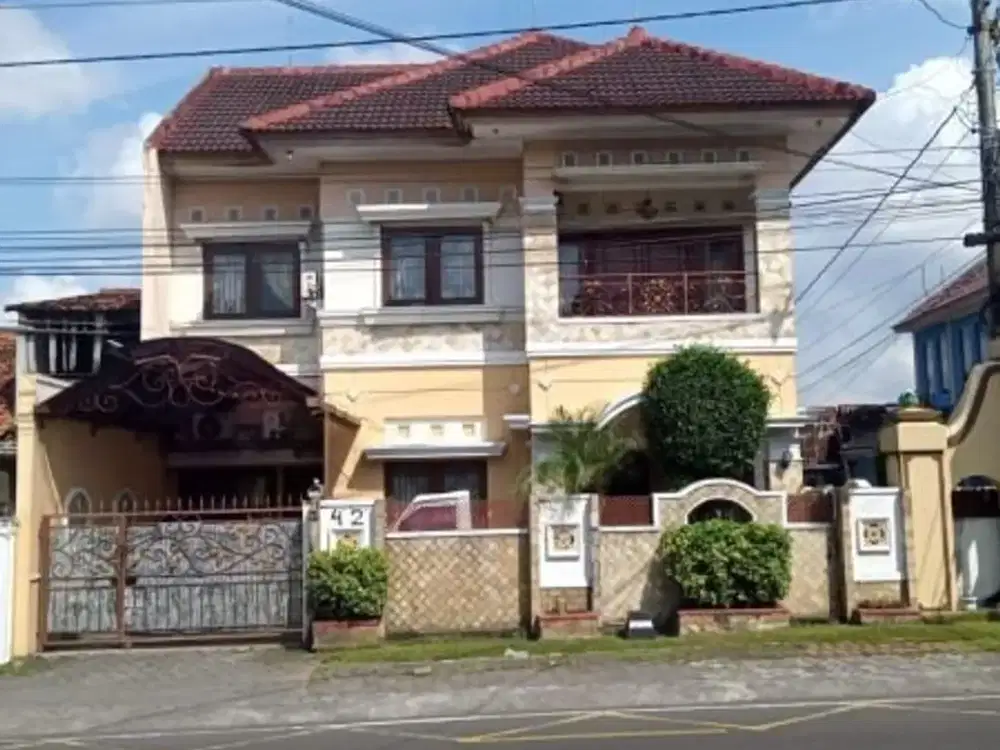 Rumah Mewah 7 Kamar Di Jl Veteran Dekat Kebun Binatang Gembiraloka