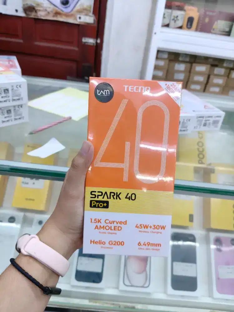 Tecno spark 40 pro+ 8/256 black