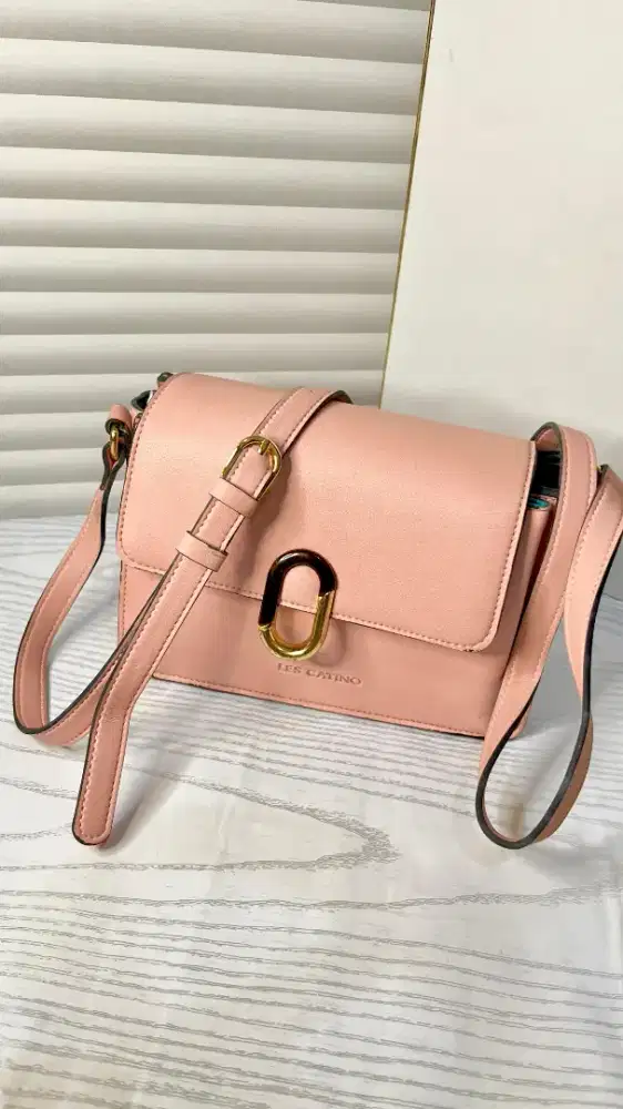 Tas selempang wanita