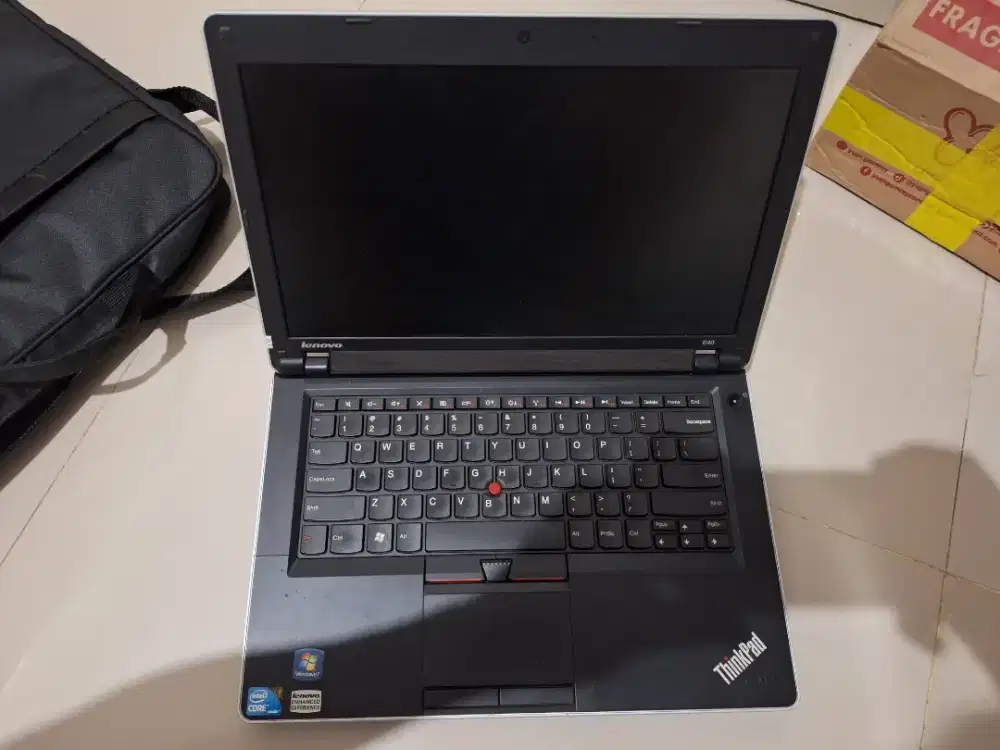 Lenovo e40 i3 gen 1 ram 4/500 gb