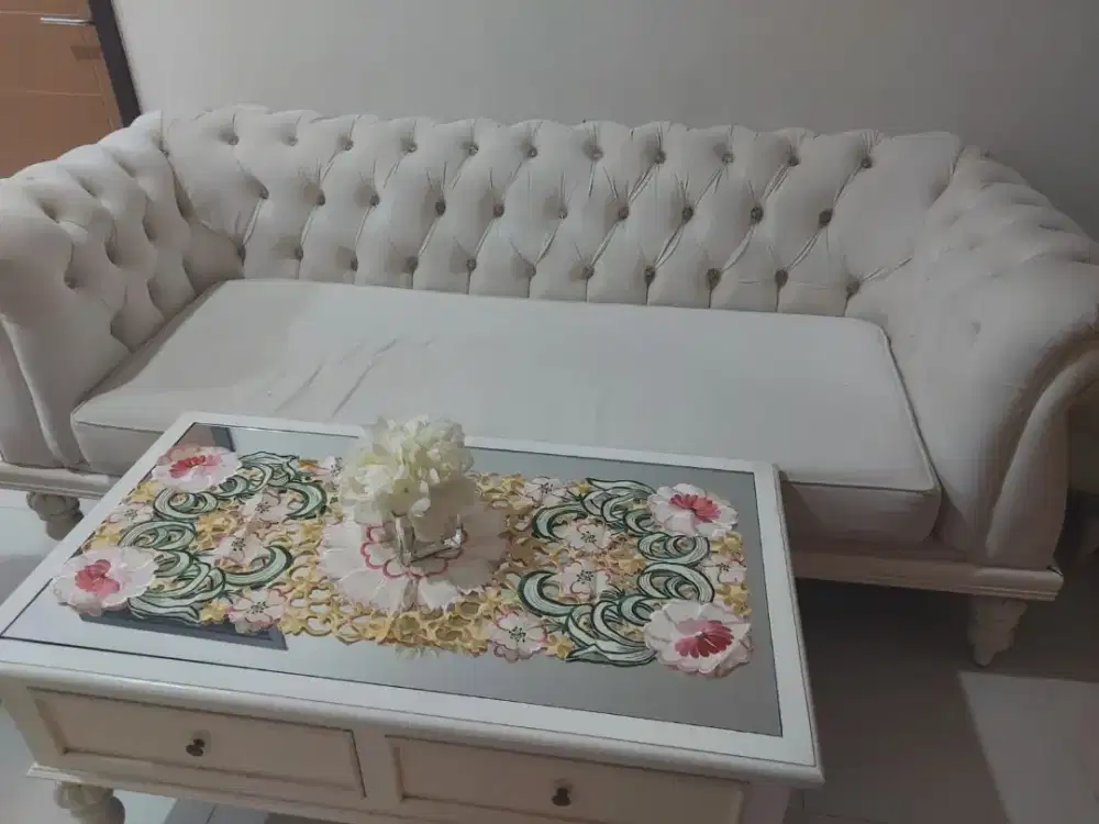 Set Sofa Meja dan Kursi
