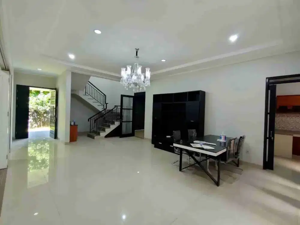 SEWA RUMAH CANTIK SEMI FURNISHED DI BATUNUNGGAL BANDUNG